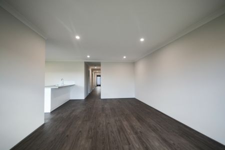 Brand New Four Bedroom Dual Living Property! - Photo 5