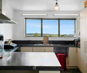 Family Home in Prime Hilltop Location - Photo 4