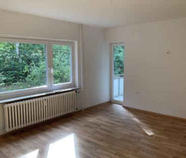 Prima Erdgeschosswohnung mit 3-Zimmern, Balkon und neuem Badezimmer... - Photo 2