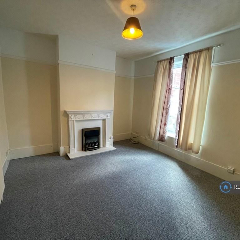 3 bedroom end of terrace house to rent - Photo 1