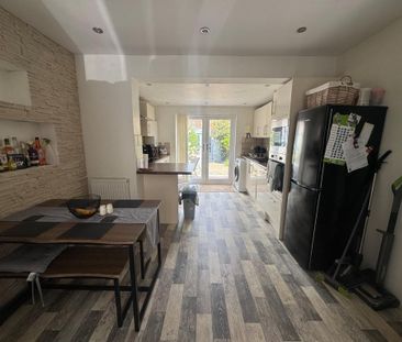 3 bedroom terraced house to rent - Photo 4