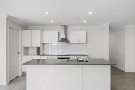 Spacious Family Living - Photo 5