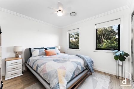 Inviting Entertainer + Walk-to-the-village Convenience - Photo 3