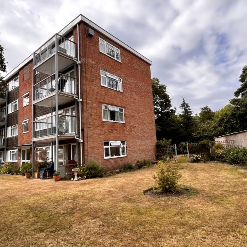 Purbeck Heights, 9 Mount Road, Poole, Dorset, BH14 - Photo 1