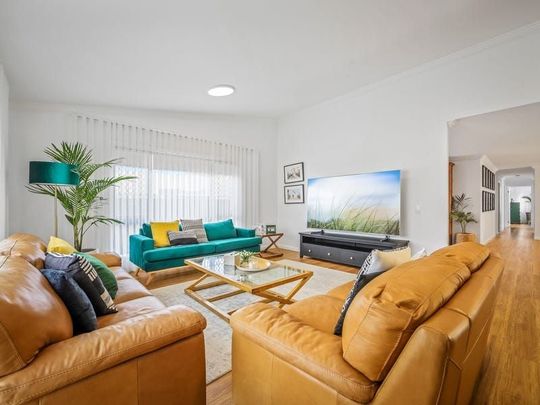 Stunning Family Residence - Photo 1