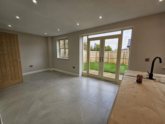 5 bedroom terraced house to rent - Photo 1