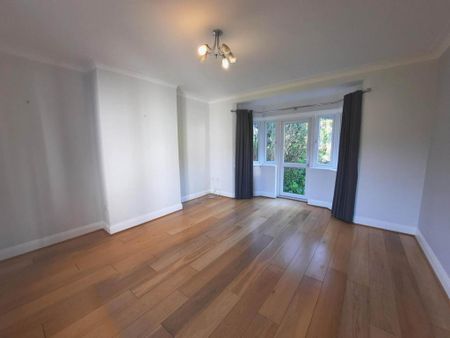 4 bedroom semi-detached house to rent - Photo 2