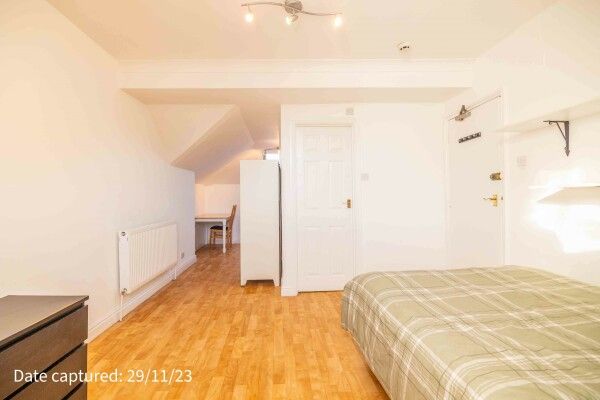 FLAT 4, 33, Portland Street - Photo 1