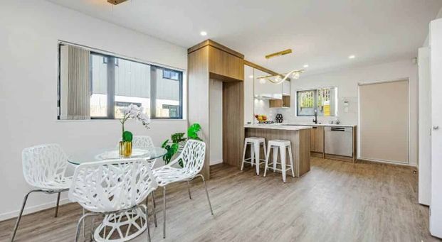 Brand new Family Home with Quality Finishes - Photo 1