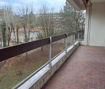 Location Appartement 3 pièces 75m² ECULLY 69130 - Photo 2