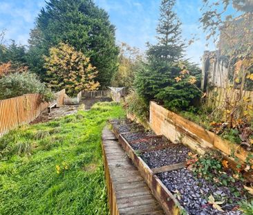 Heol Barri, CAERPHILLY - Photo 2