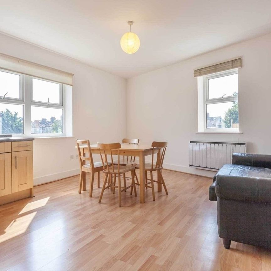 1 Bed Flat, Horatio House, SW19 - Photo 1