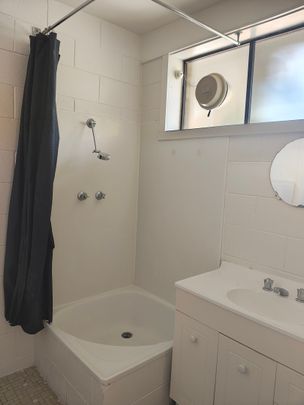 2/61 Lochner Street, West Hobart TAS 7000 - Apartment For Rent | Domain - Photo 1