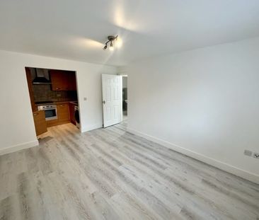 Bridge Avenue, Maidenhead - Photo 1