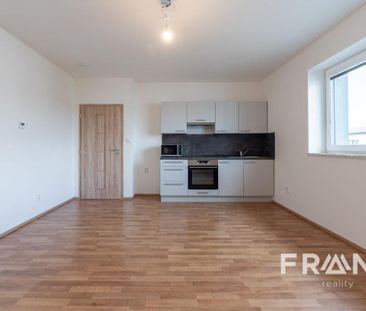 Pronájem bytu 1+kk 32 m2 - Photo 1