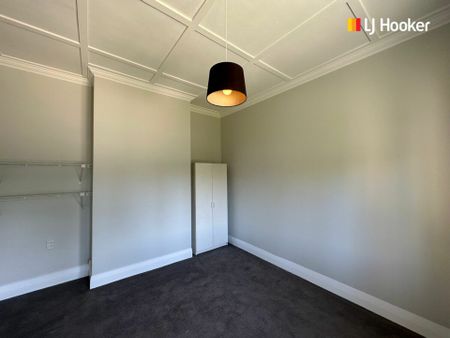 Tastefully modernised, four bedroom home - Photo 2