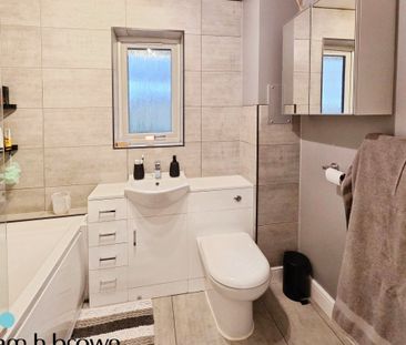 Hogg Lane, GRAYS - Photo 6