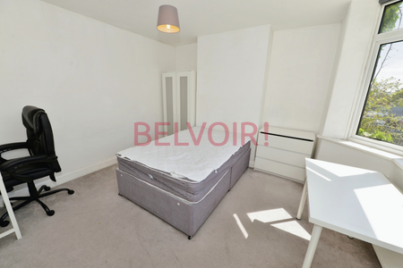 5 bedroom semi-detached house to rent - Photo 4