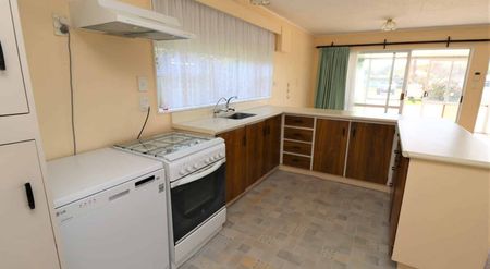 1 BEDROOMS + SLEEPOUT - FOXTON - Photo 3