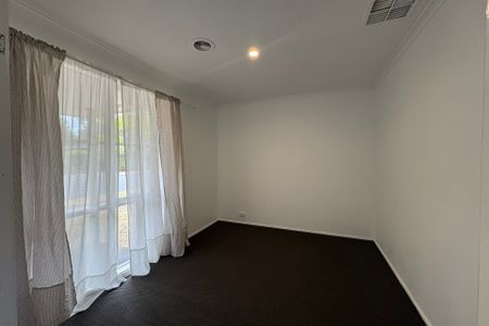 1 Briar Close, Narre Warren VIC - Photo 3