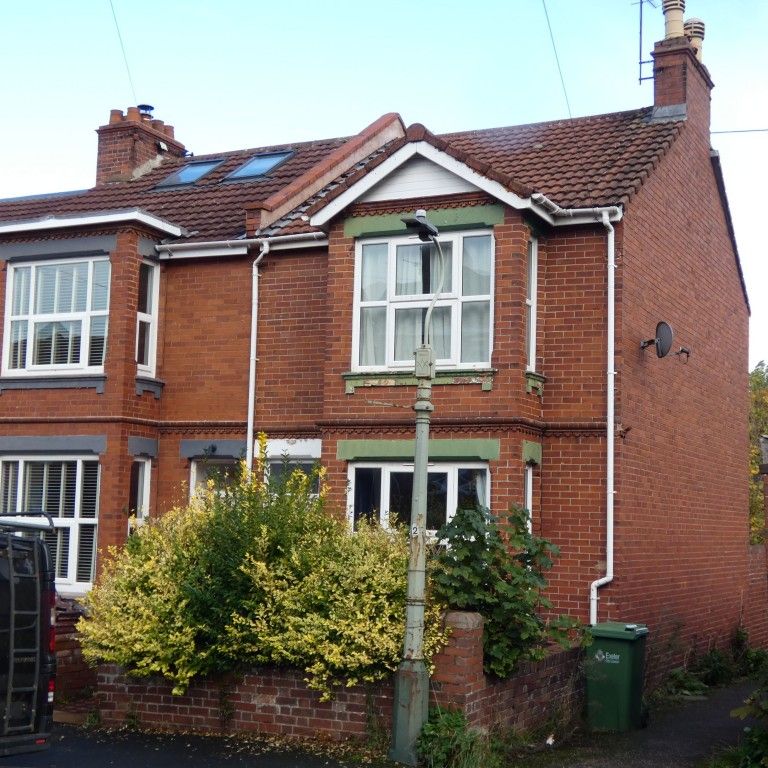 3 bed Terraced - To Let - Photo 1