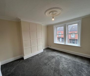 3 bedroom flat to rent - Photo 3