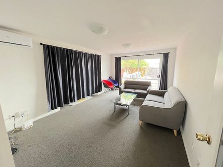 A front townhouse in excellent condition. - Photo 4