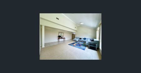 Tranquil Elegance in Homestead Run: 3-Bedroom Family Home in Seabrook - Photo 4