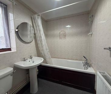 2 bedroom bungalow to rent - Photo 2