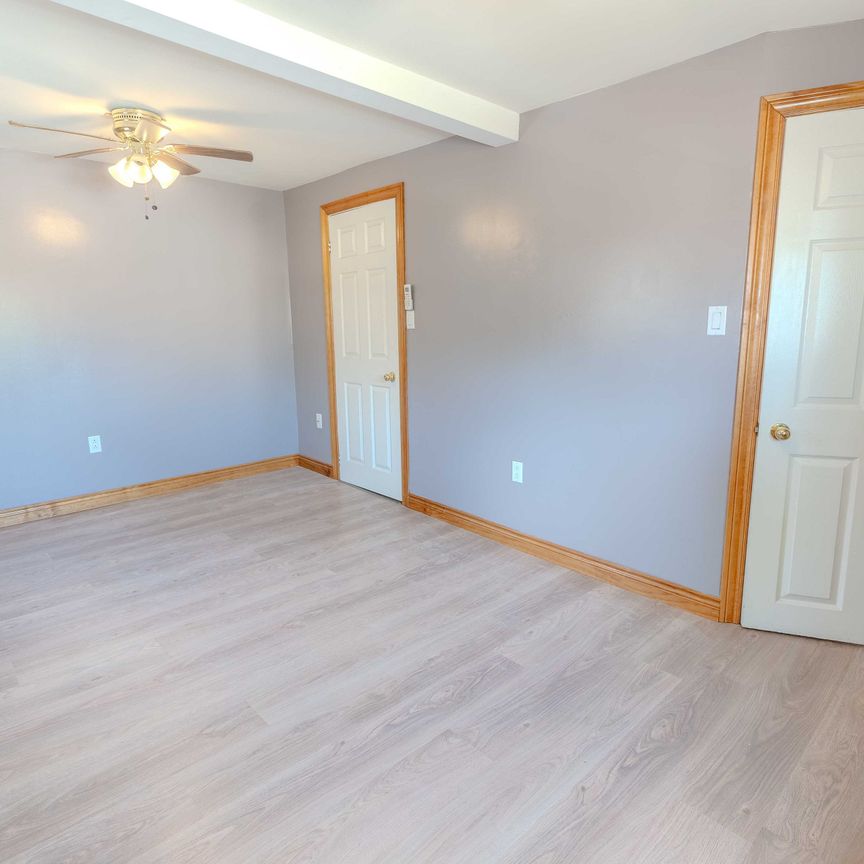 For Lease - 8 GARNER Avenue, Welland, Ontario - Photo 1