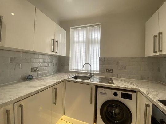 2 bedroom flat to rent - Photo 1
