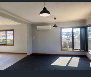 Amazing 3 Bedroom House in Upper Burnie! - Photo 1