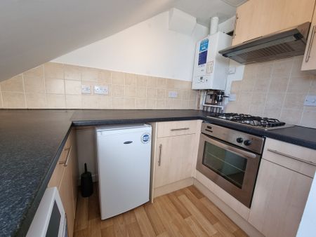 1 Bed Student Accommodation - Photo 5