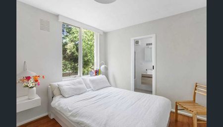 Furnished, Stylish and Secure South Yarra Apartment - Photo 3
