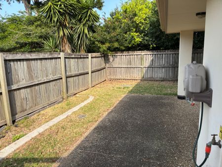 15/6 Canton Court, Manly West QLD 4179 - Townhouse For Rent - $700 | Domain - Photo 2