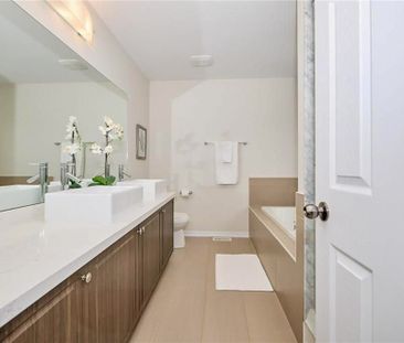 For Lease - 7830 Buckeye Crescent, Niagara Falls, Ontario - Photo 1