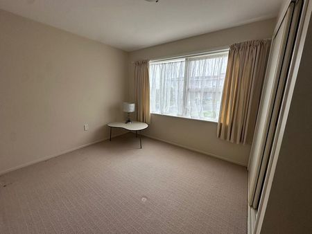 Small dog Ok.2 or 3bedrooms - Includes. Utilities - Photo 2