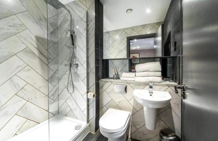 4 bedroom apartment to rent - Photo 3