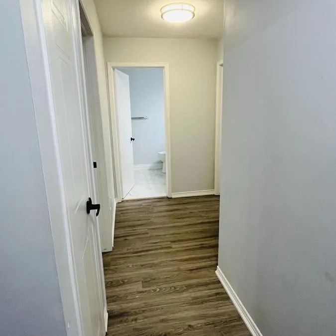 803 DEVERON CRESCENT W - Photo 1