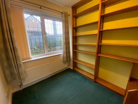 5 bedroom detached house to rent - Photo 2