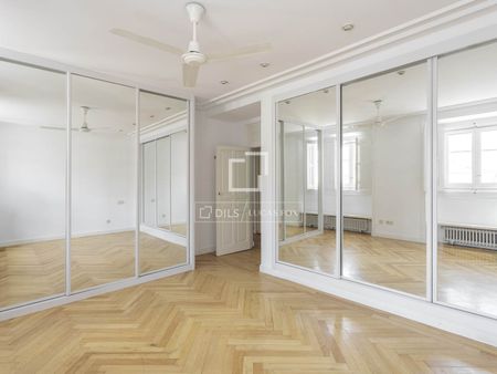 2 Bedroom apartment for rent in Palacio, Madrid - Photo 5