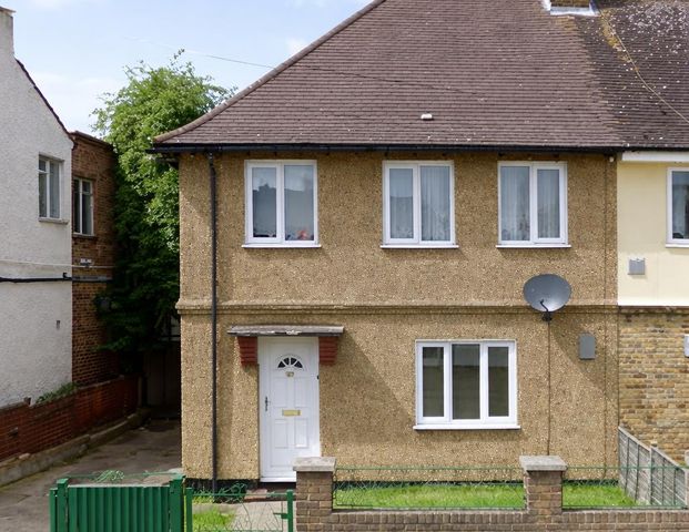 Falling Lane, Yiewsley, West Drayton UB7, London - Photo 1