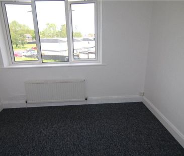 3 bedroom end of terrace house to rent - Photo 6