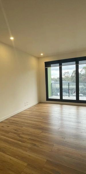 Stunning Apartment In Ideal Location! - Photo 1