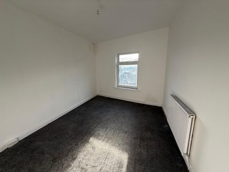 2 bedroom semi-detached house to rent - Photo 4