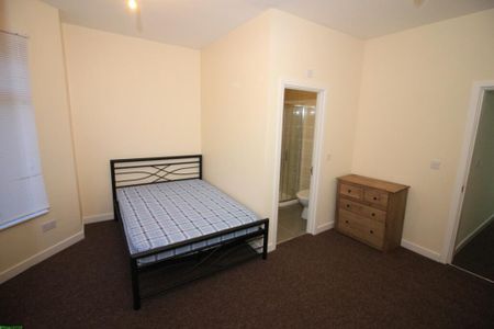 5 bedroom terraced house to rent - Photo 2