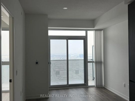 8 Interchange Way #5803 - Photo 1