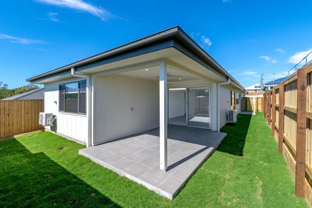 “Stunning 4-Bedroom Family Home in Ripley” - Photo 1