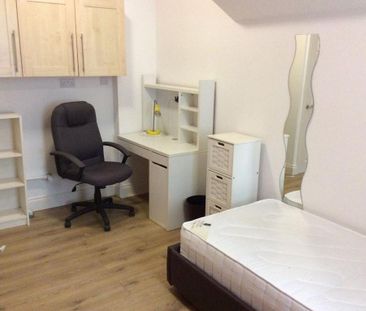 5 bedroom terraced house to rent - Photo 5