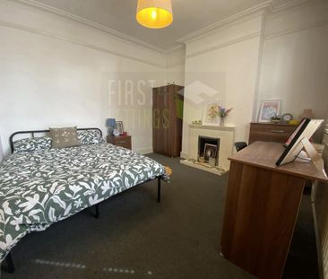 4 bedroom terraced house to rent - Photo 1